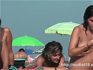 eyed this female on nude beach in Spain